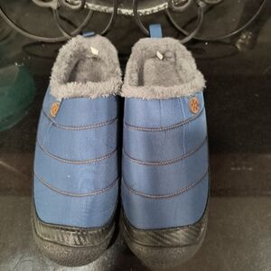 Eagsouni Mens/Women's house slippers.